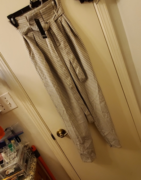 NEW WITH TAGS!High-Waisted Tapered Pants, Check Print with belt - Picture 2 of 8